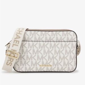 MICHAEL KORS
Maeve Crossbody Bag